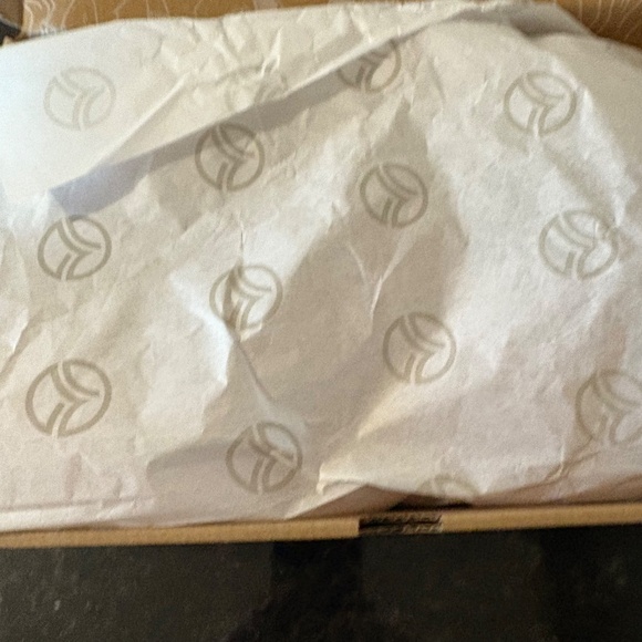 NIB - Kizik Madrid Eco-Knit slip-on shoes - SZ 8.5 - Picture 15 of 17